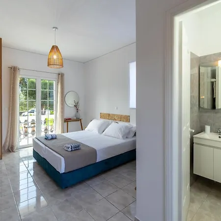 White House & * Argostoli (Kefalonia)