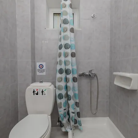 White House & Apartment *