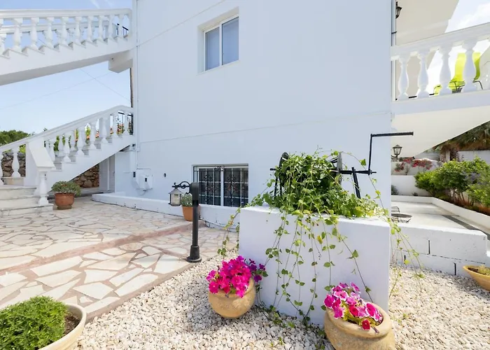 White House & Apartment *