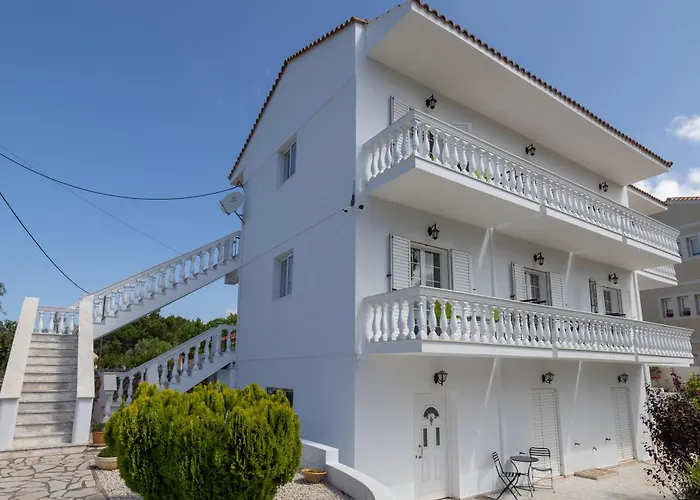 Apartment White House &